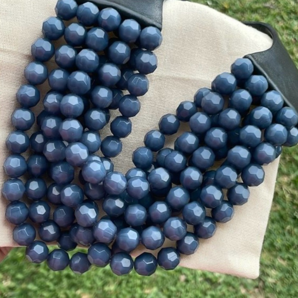 Beautiful *Retired* Fairchild Baldwin Steel Blue Bella Necklace!